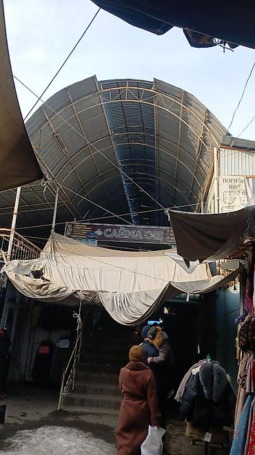 Другое для крыш: "Келечек базары көчүрүлүп жатканына байланыштуу, Чатырын сатууга — 23