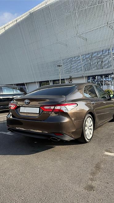 d 4d: Toyota Camry: 2019 г., 2.5 л, Гибрид — 4