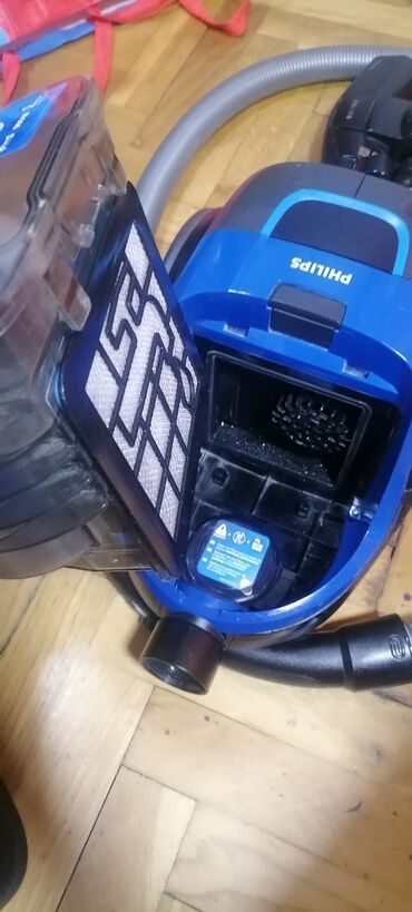 Kese za usisivače: Usisivač PHILIPS bez kese odličan. Vuče lepo. Kompletan
 Mirjevo — 8