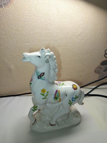 Подарки и сувениры: Продаю статуэткивсе подаренные,продаю в связи переездом за все прошу — 15