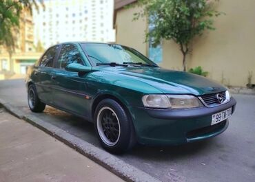 opel f: Opel Vectra: 1.6 л | 1997 г. | 256000 км Седан