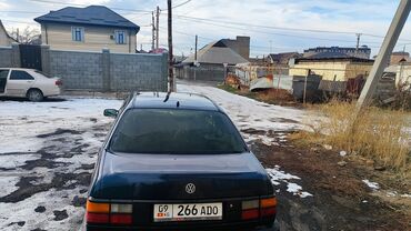 Volkswagen: Volkswagen Passat: 1989 г., 1.8 л, Механика, Бензин, Седан