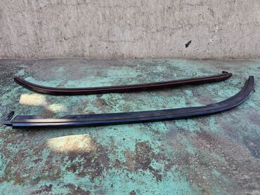 Другие детали кузова: BMW E39, правая накладка между фарой и бампером. В наличии только — 2