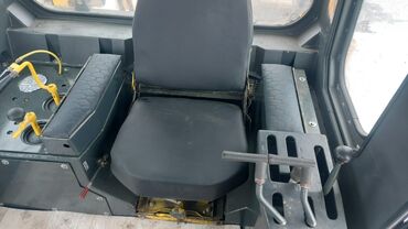 Бульдозеры: Бульдозер, Shantui, 2006 г., Гусеничный — 9