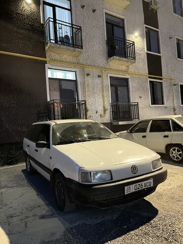 Volkswagen: Volkswagen Passat: 1991 г., 1.8 л, Механика, Бензин, Седан