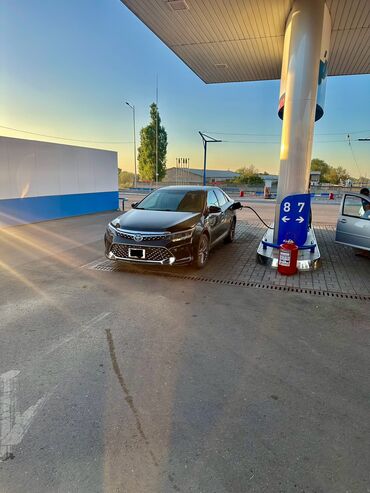 рас продуктов: Toyota Camry: 2017 г., 2.5 л, Автомат, Гибрид, Седан