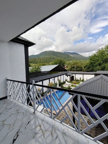 Həyət evləri və villaların satışı: 4 otaqlı, 200 kv. m, Yeni təmirli — 28