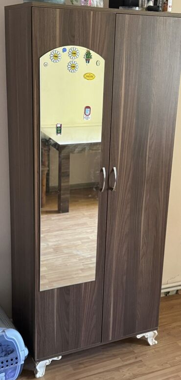 sifaner: İşlənmiş, Açılan, 2 qapılı Düz dolab, Qarderob, paltar dolabı