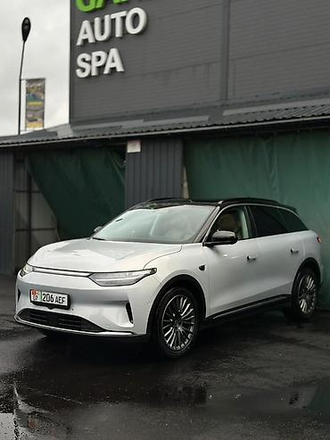 Lixiang: Lixiang : 2024 г., Автомат, Электромобиль, Кроссовер — 1