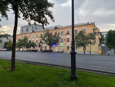 3 ком квартира бишкек: 3 комнаты, 70 м², 3 этаж, Косметический ремонт