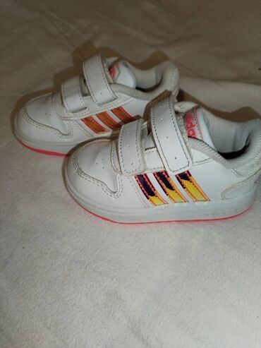 zimske cipele za bebe: Adidas, Veličina - 21