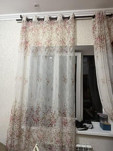 Тюлдар: Полупрозрачные шторы с цветочным принтом на люверсах и занавески в — 1
