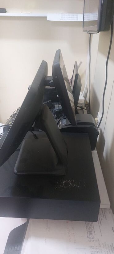 Digər kassa avadanlığı: Mağaza/kassa üçün tam iş masası avadanlıq dəsti Tərkib: - LG LCD — 7