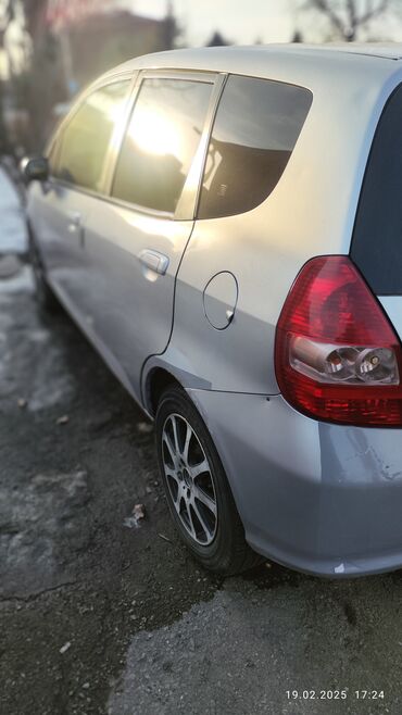 фит 2 поколения: Honda Fit: 2003 г., 1.3 л, Вариатор, Бензин, Хэтчбэк