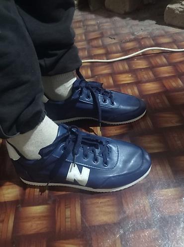 Кроссовки и спортивная обувь: Мужская обувь – кроссовки и летние сандалии - Кроссовки: классическая — 1