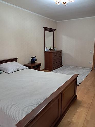 акунбаева квартира: 3 комнаты, 81 м², ул. Московская / Турусбекова Индивидуалка, 3 этаж, Косметический ремонт — 1