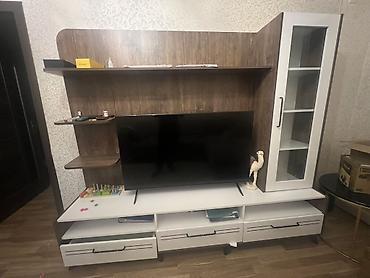 vitrin stend: Qonaq otağı üçün TV stend və divar modulu - Rəng və material: ağ + — 4