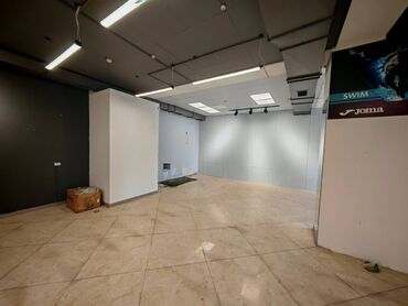 помещения для офиса: Сдаю Офис, 216 м², В жилом комплексе, 1 линия, С отдельным входом, С отдельным сан узлом