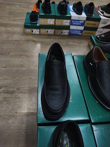 Ayaqqabılar: Kişi ayaqqabıları – klassik və gündəlik modellər Məhsul təsviri: - — 2