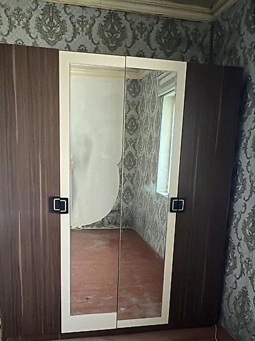 iskaflar: Güzgülü iki qapılı şkaf - Material: laminat ağac teksturası, ön — 1