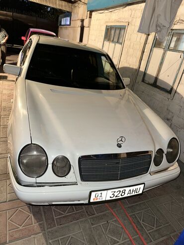 срочно срочно продам машину: Mercedes-Benz W123: 1997 г., 2.8 л, Автоматические, Бензин, Внедорожник