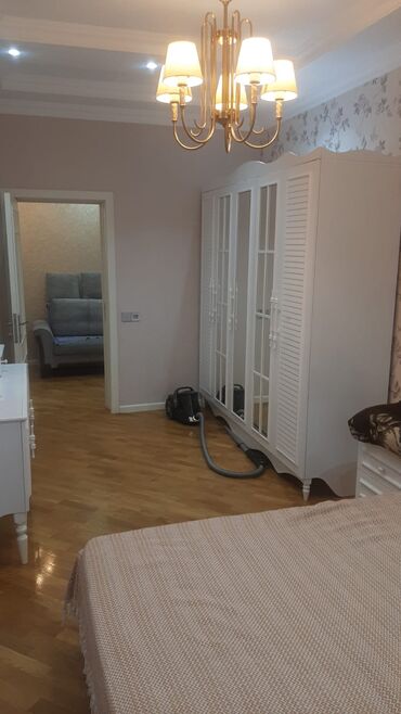 Sifarişlə qonaq dəstləri: Təmirdən sonrakı dəbli interyerlə təqdim olunur geniş dəhliz və rahat — 9