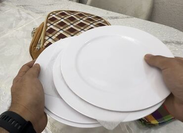 Ovçuluq və balıqçılıq: Piknik va kamp üçün çanta. Komplektasiyaya daxildir : 4 ədəd boşqab -da lalafo.az — 6 Ovçuluq və balıqçılıq: Piknik va kamp üçün çanta. Komplektasiyaya daxildir : 4 ədəd boşqab — 6