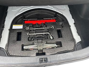 Toyota: Toyota Corolla: 2021 г., 1.8 л, Вариатор, Гибрид, Седан — 7