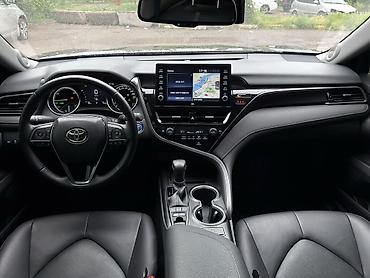 Toyota: Toyota Camry: 2021 г., 2.5 л, Вариатор, Гибрид, Седан — 8
