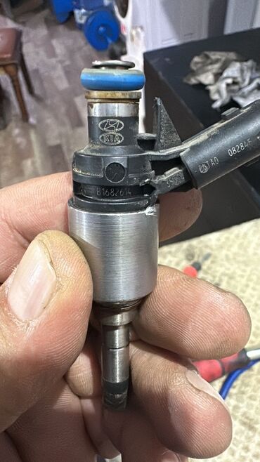 Motor üçün digər detallar: Avtomobil üçün ehtiyat hissələri paketi Tərkib: - Qaz paylayıcı — 6