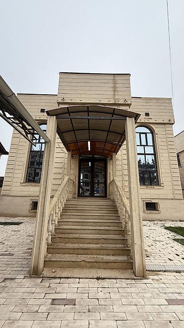 Продажа коттеджей и домов: Продаётся просторный 2-х уровневый дом с благоустроенным участком — 1