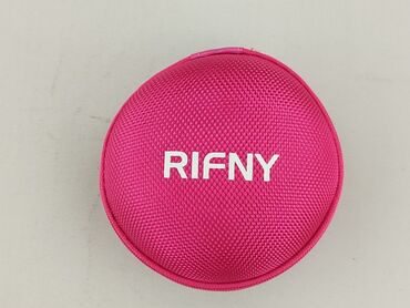 Women: Women`s bra