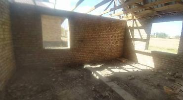 Продажа коттеджей и домов: Продаётся участок с недостроенным кирпичным домом с мансардным этажом — 5