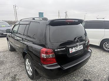 Другие автомобили: Внедорожник/кроссовер черного цвета. Кузов 5‑дверный, на крыше — 6