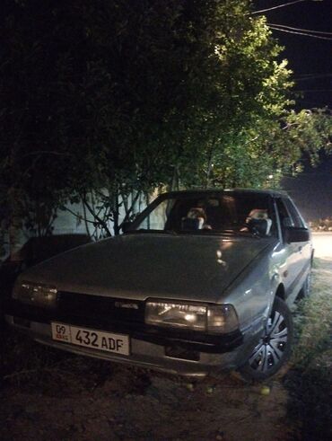 Mazda: Mazda 626: 1985 г., 1.6 л, Механика, Бензин, Седан