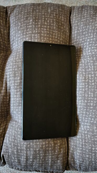 Tableti: Samsung Galaxy tablet – Android, Knox zaštita - Ekran: oko 10 inča — 10