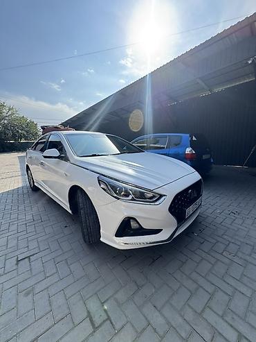 ниже: Hyundai Sonata: 2018 г., 2 л, Автомат, Газ, Седан — 10