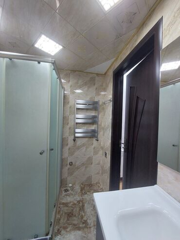 Duş kabinaları, arakəsmələr: Arakəsmə, Künc üçün — 2