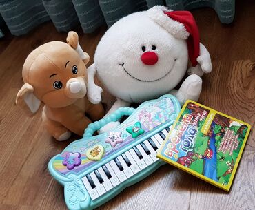 пианино игрушка: Игрушки в отличном состоянии снеговик и пианино музыкальная