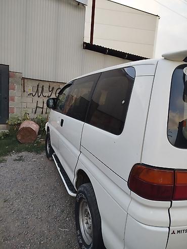 шины на делику: Mitsubishi Space Gear: 1994 г., 2.4 л, Автомат, Бензин, Минивэн — 4