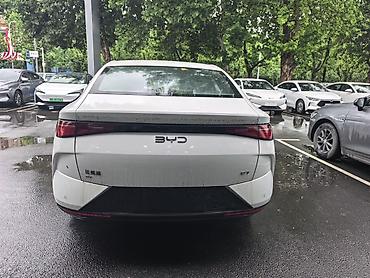 сктер: BYD E9: 2026 г., 1.5 л, Автомат, Электромобиль, Седан — 2