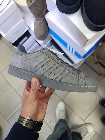 adidas poluduboke patike: Adidas superstar sive patike A klasa NOVO Novo Brojevi 40 do 44 fb — 2