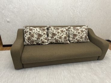 материал для дивана: Диван-кровать, цвет - Зеленый, Б/у