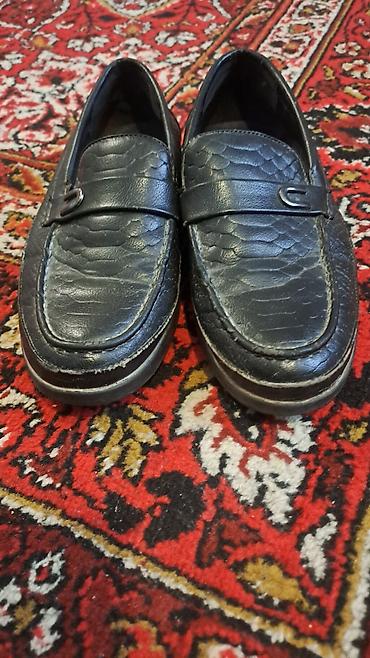 Личные вещи: Kişi ayaqqabıları paketi - 1 cüt klassik qara mokasin: üst hissə — 3