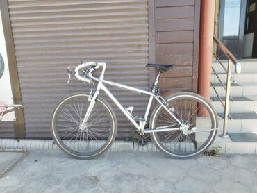 продажа велосипед: Продаю шоссейник корейский руль баран рама нн хромоль прошу 9к есть