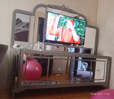 старинный комод: İşlənmiş, Güzgülü