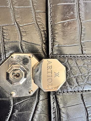 fabric case: 2000$ Мужской кожаный портфель-клатч Artioli - Бренд/маркировка — 3