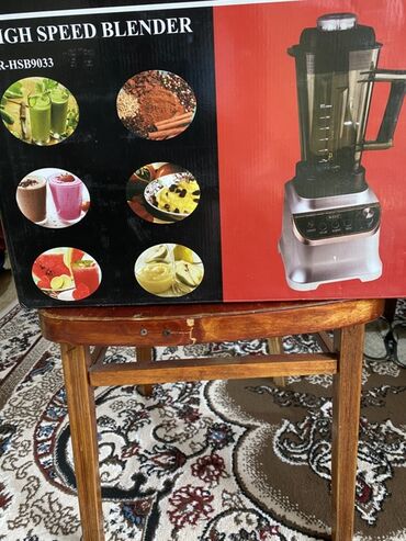 Digər məişət texnikası: West şirkətindən olan yüksək sürətli blender. Müxtəlif meyvələri