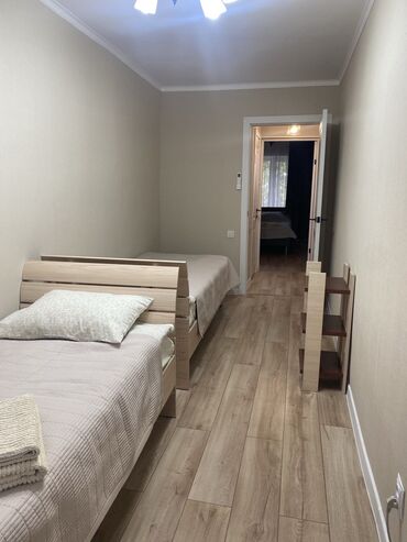 купить квартиру в бишкеке вторичное жилье: 3 комнаты, 58 м², Хрущевка, 1 этаж, Евроремонт