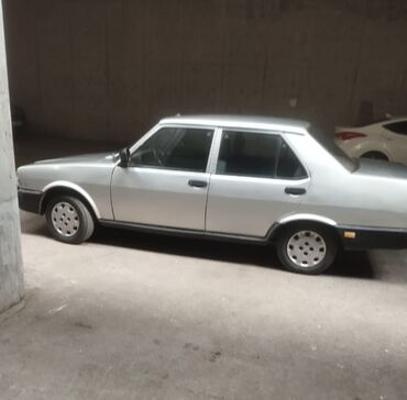 Tofas: Tofaş Şahin/Doğan (sedan) – gümüşü rəng Xüsusiyyətlər: - Kuzov: 4 — 2